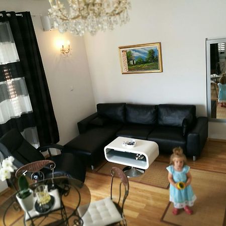 Ana Apartment Пула Екстериор снимка