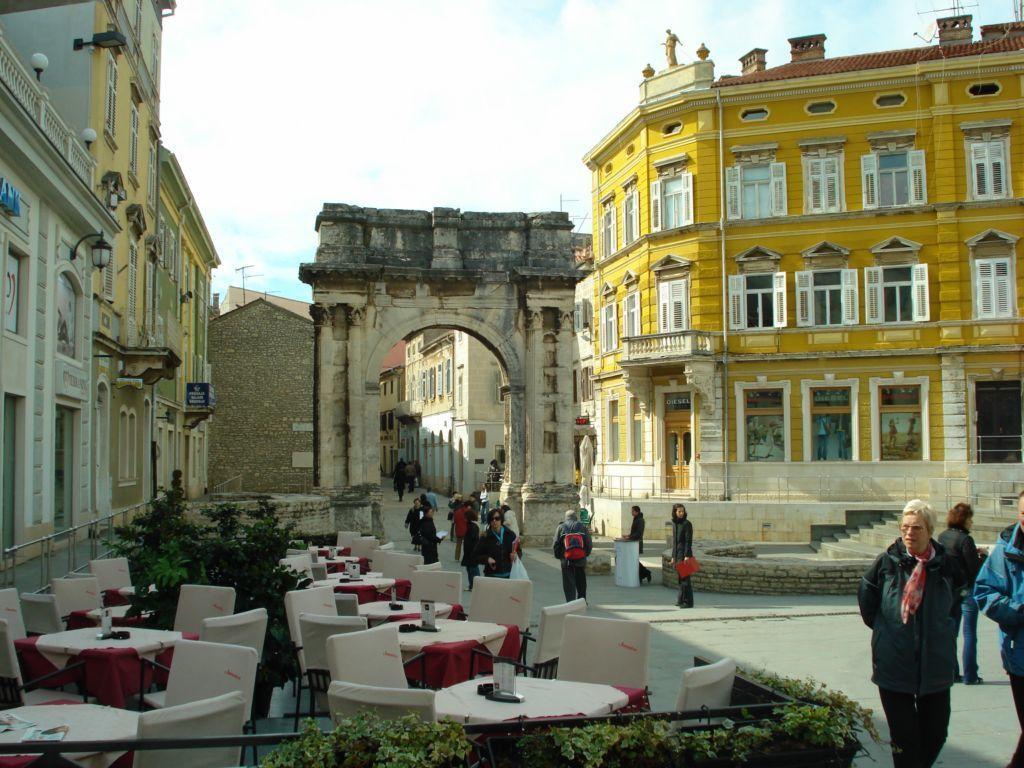 Ana Apartment Пула Стая снимка