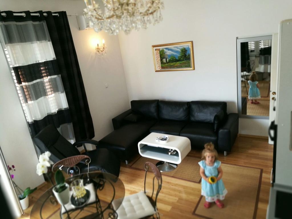 Ana Apartment Пула Екстериор снимка