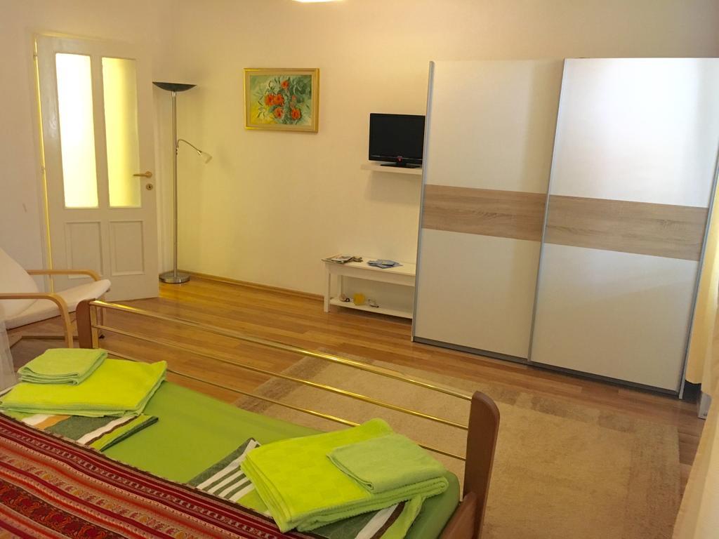Ana Apartment Пула Екстериор снимка