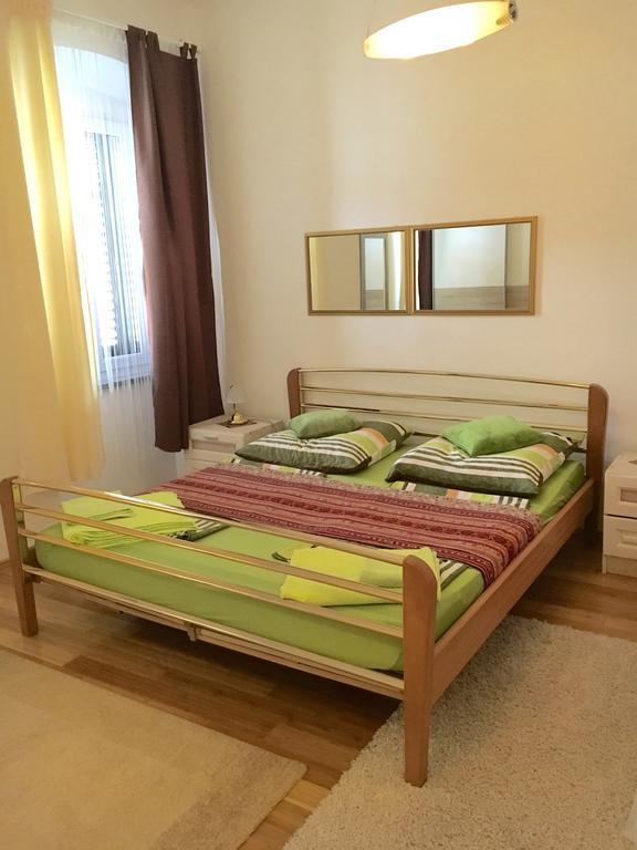 Ana Apartment Пула Екстериор снимка