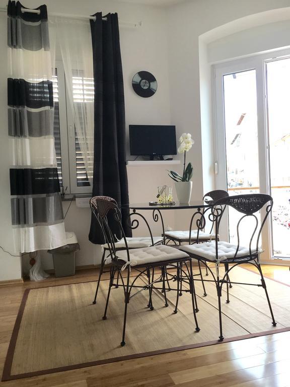 Ana Apartment Пула Екстериор снимка